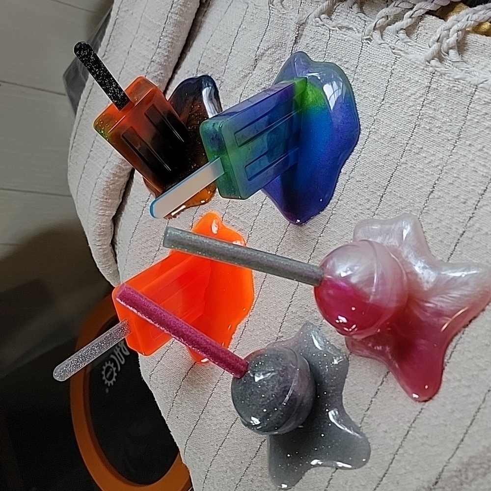 Handcrafted Epoxy Resin Statue Paper Weight Decor -Melting Lollipop / Popsicle - Picture 2 of 15